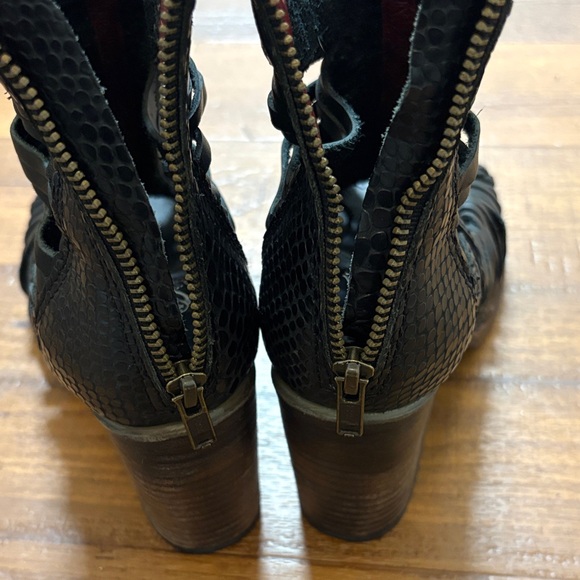 Black Freebird Bela Braided Ankle Peep Toe Huarache Booties Sz 8 - Picture 11 of 11